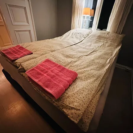 The Belle Epoque Botanisk Apartment